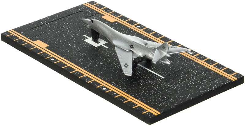 Hot Wings Planes Hot Wings B-1 (with silver markings) with Connectible Runway - Image 3